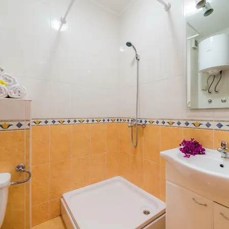 Vallum Apartman Bol