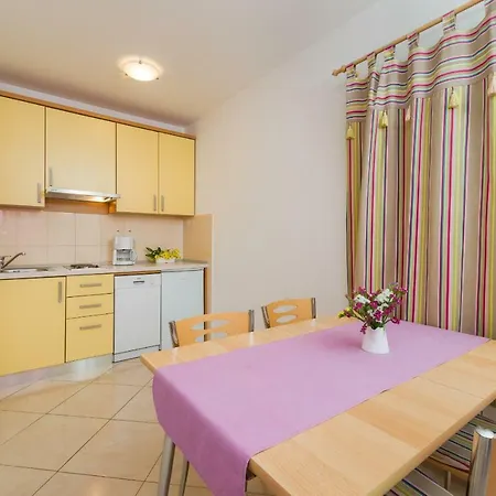 Vallum Apartman *