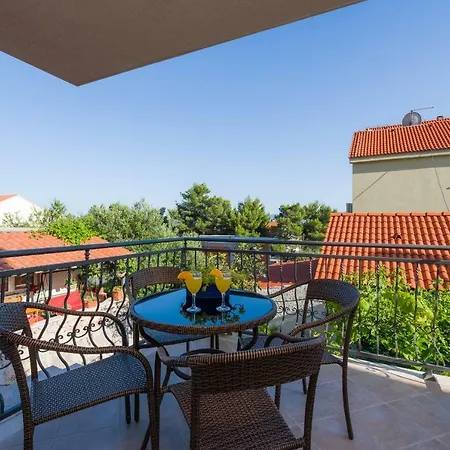 Vallum Apartman *