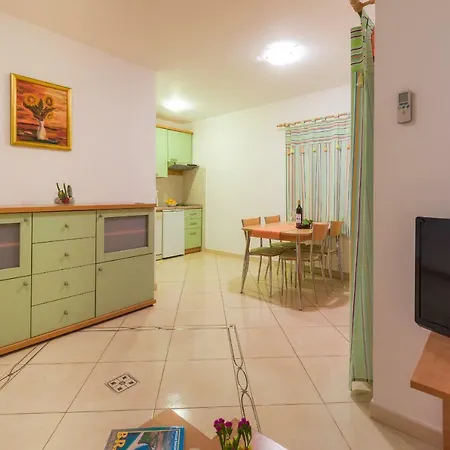 Vallum Apartman *